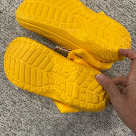 CROCS Classic Lined Neo Puff Clog in Vibrant Yellow - Picture 3 of 3